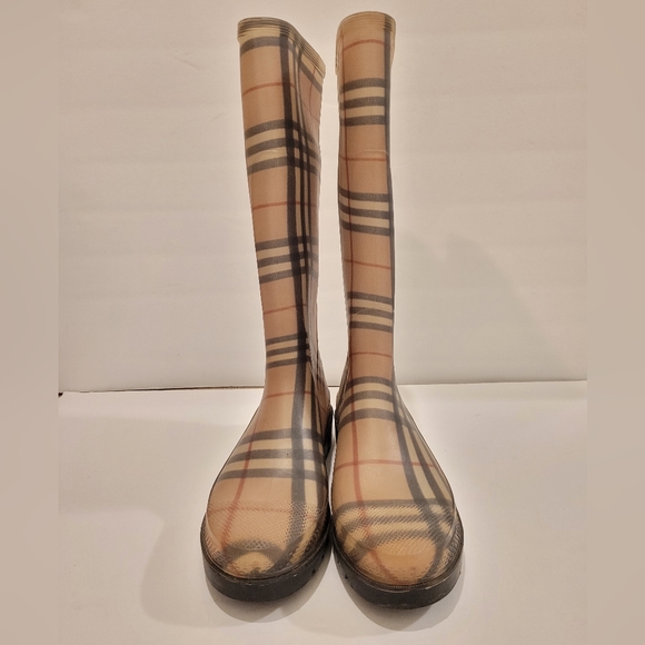 BURBERRY Rubber Plaid Print Rain Boots, size 41 - Picture 4 of 9